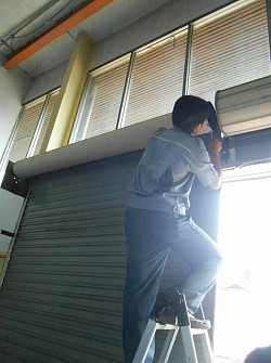 Service rolling door onset