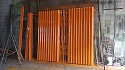 Pengecetan folding gate