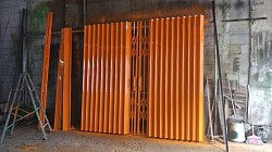 Folding gate